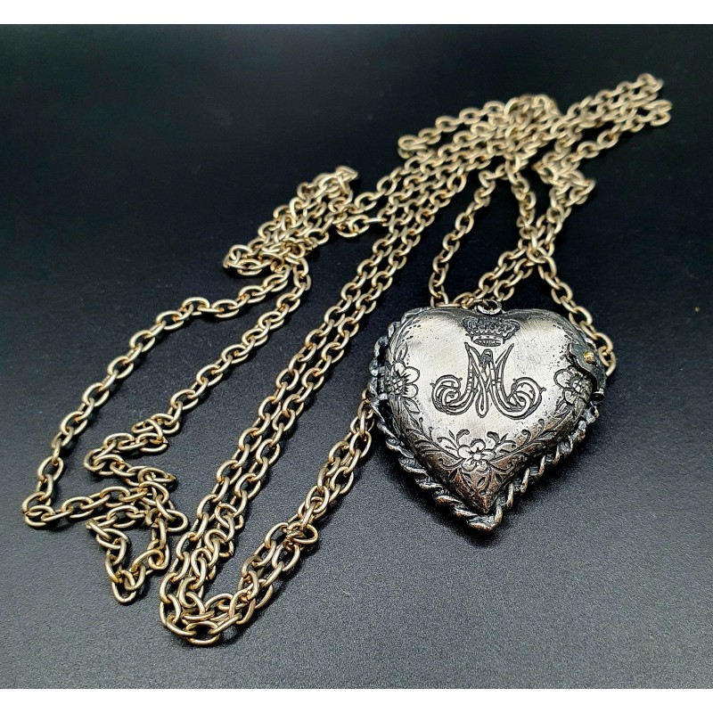 collar guardapelo